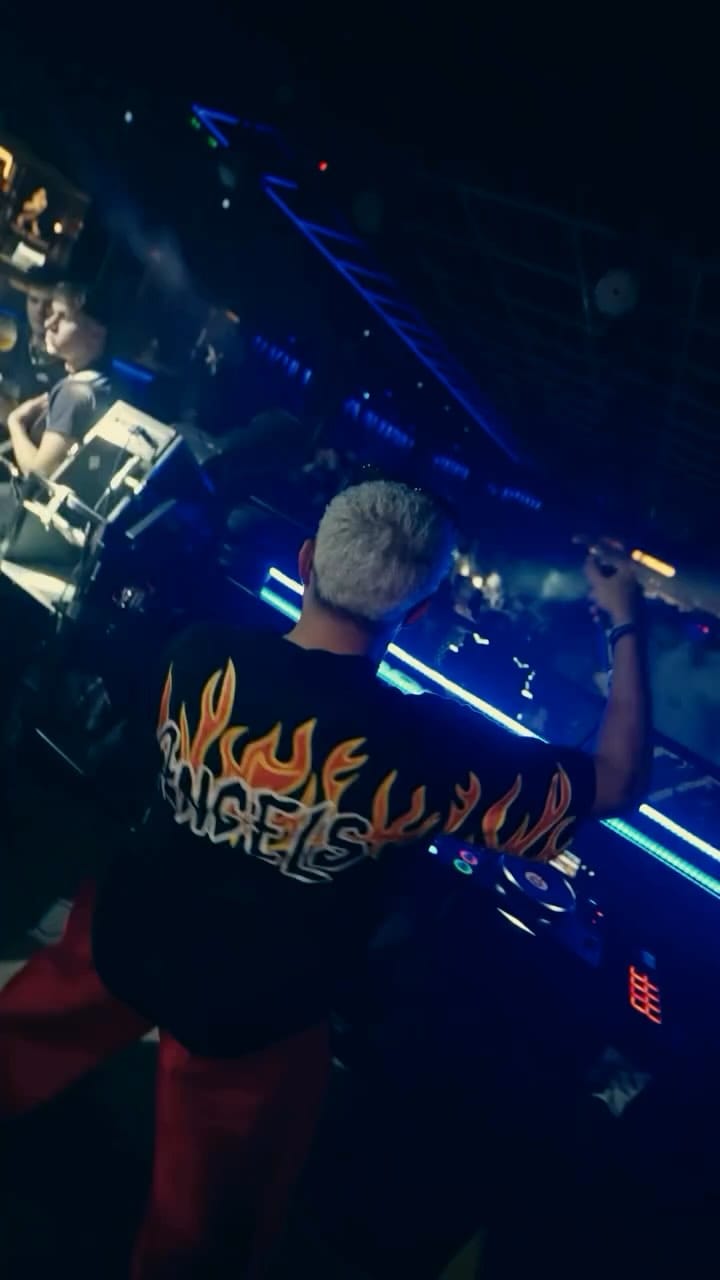 Post 9 by itsbueri on Instagram (video)