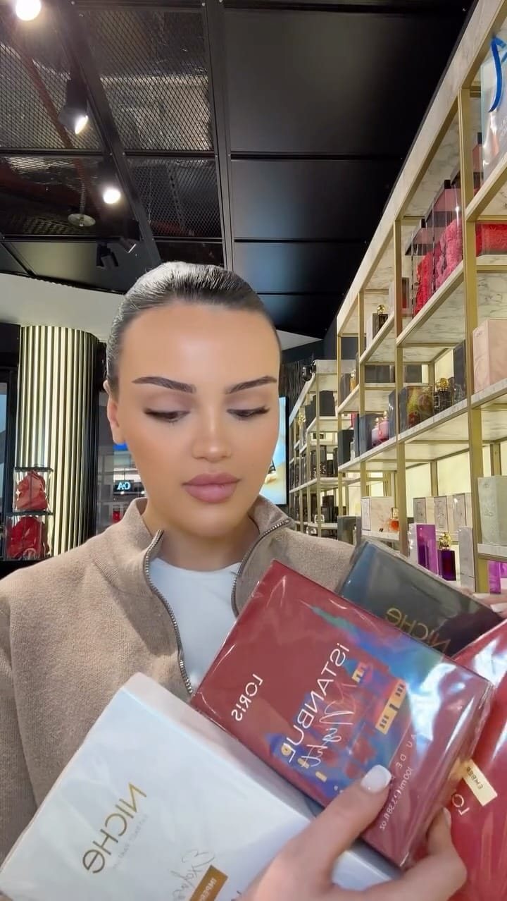 Post 5 by Loris Parfum Berlin on Instagram (video)
