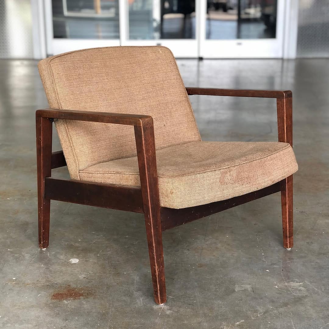 Post 10 by Mid & Mod on Instagram (image)