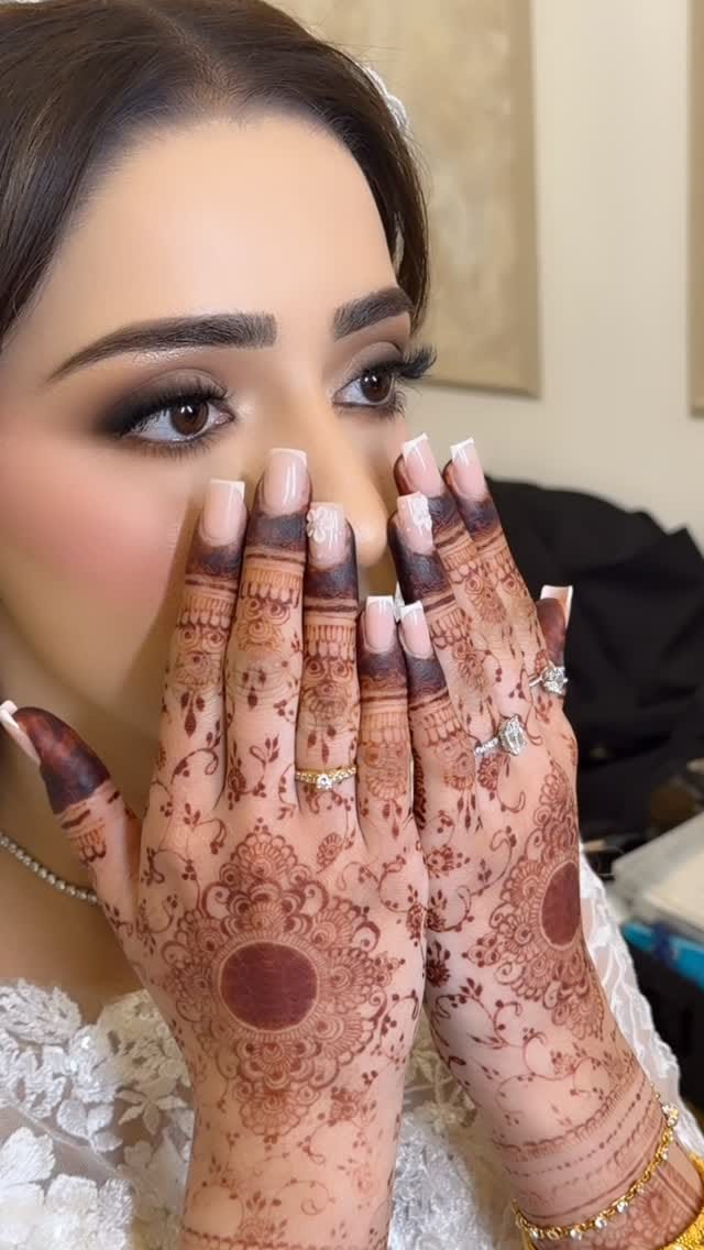 Post 7 by 𝐒𝐀𝐃𝐈𝐀 𝐇𝐔𝐒𝐒𝐀𝐈𝐍 on Instagram (video)