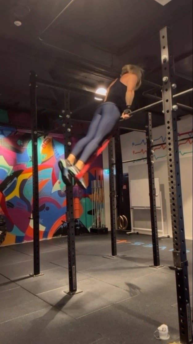 Post 1 by ANNA & KIARA on Instagram (video)