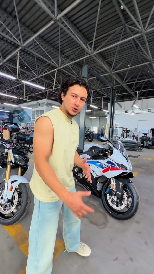 Post 4 by Bekzod on Instagram (video)