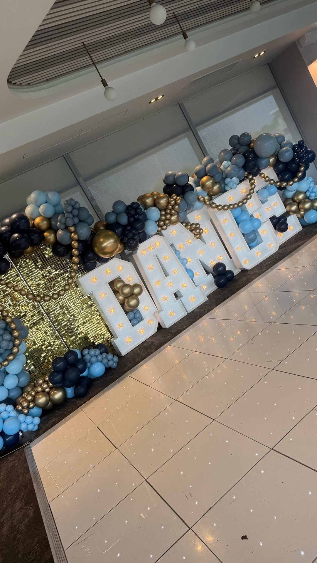 Post 2 by Unique Balloons on Instagram (video)