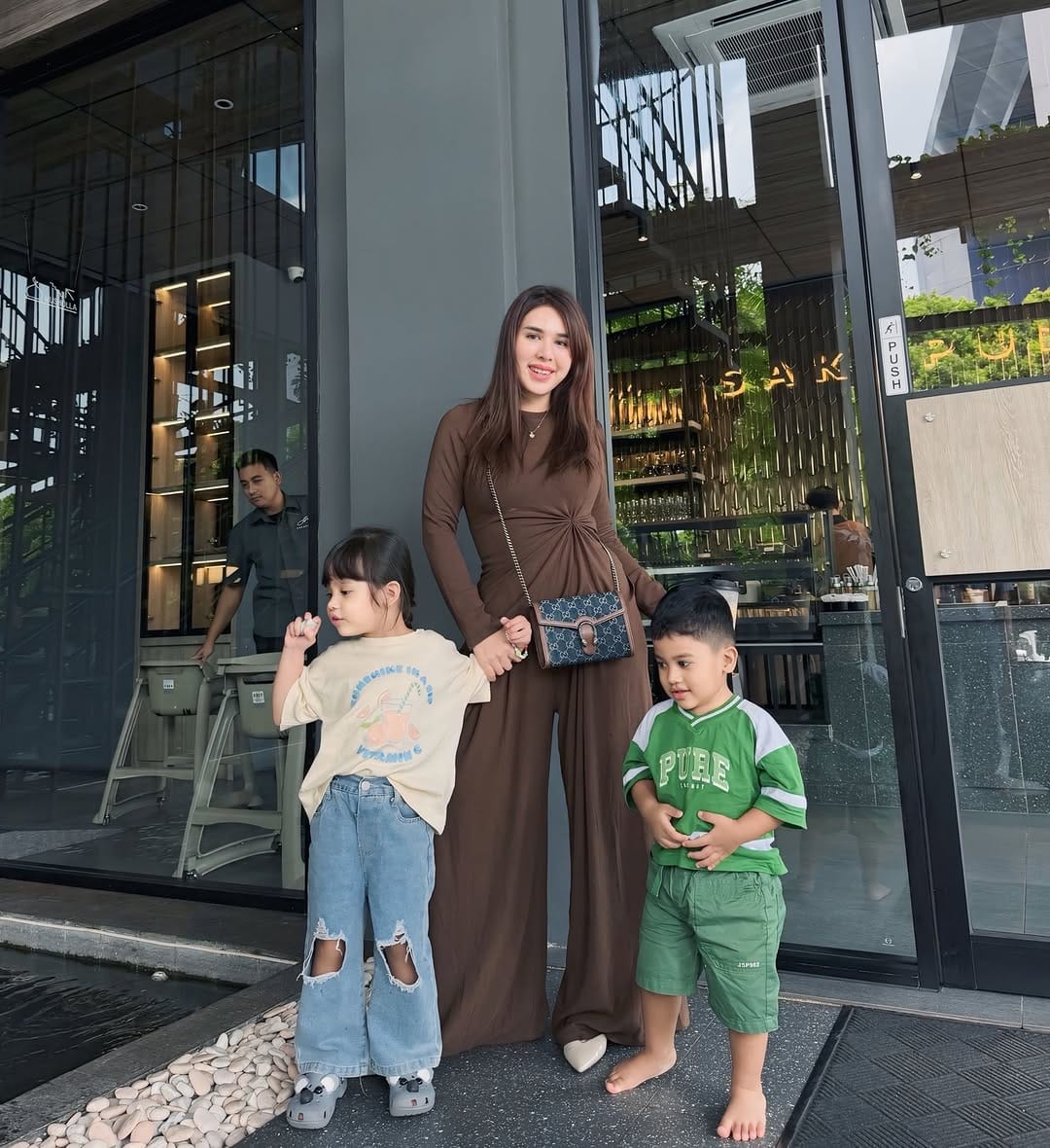 Post 7 by Gisca Puteri Casytha Purba on Instagram (carousel)