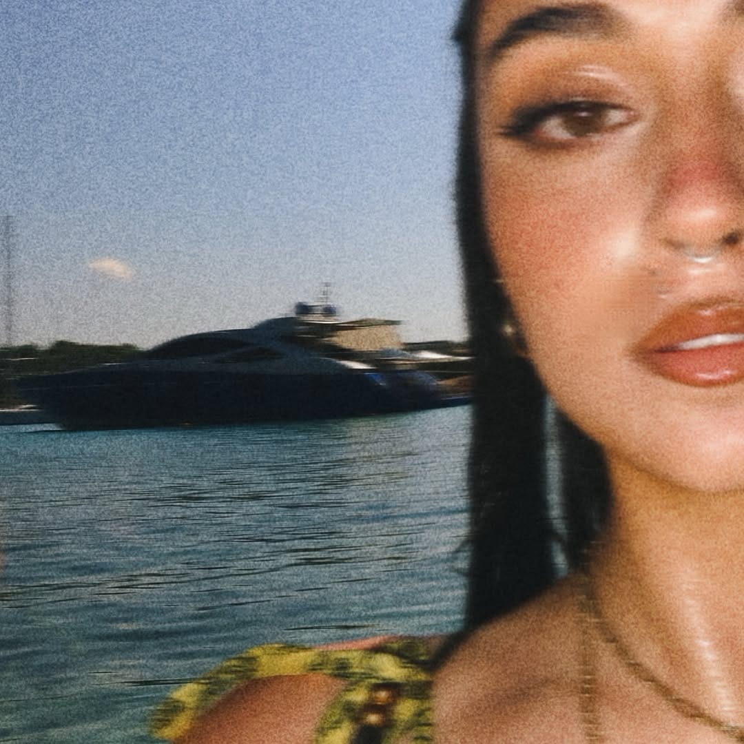 Post 3 by 𝐄𝐥𝐢𝐬𝐞.𝐤 on Instagram (carousel)