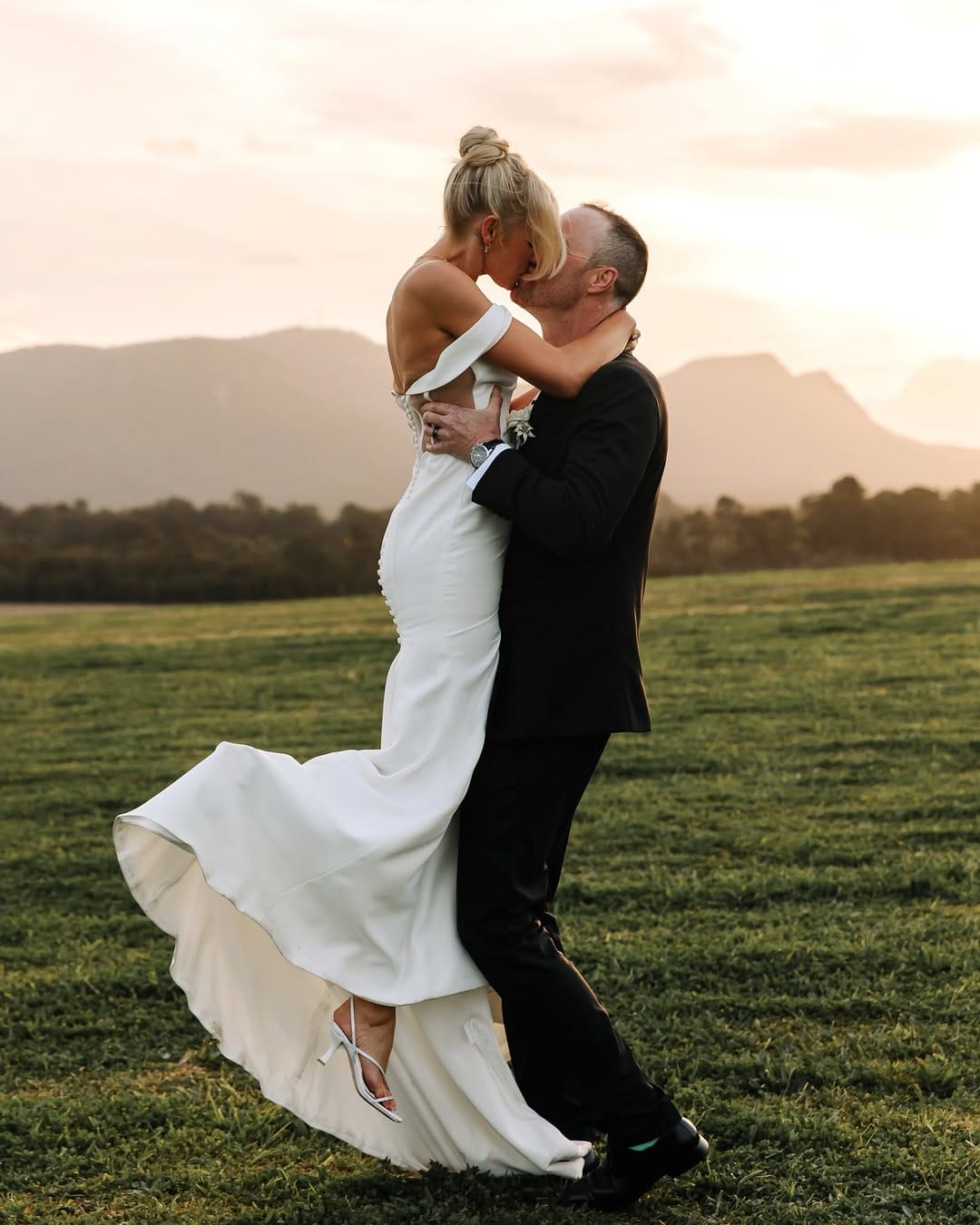 Post 8 by Jess ❁ Family & Newborn Photographer on Instagram (carousel)