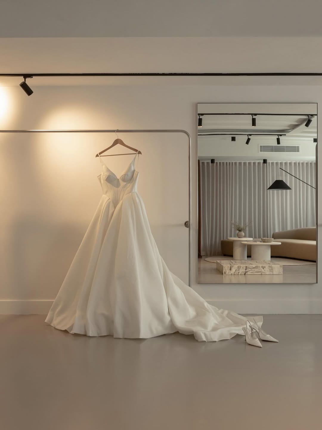 Post 8 by INTERIOR DESIGN STUDIO on Instagram (carousel)
