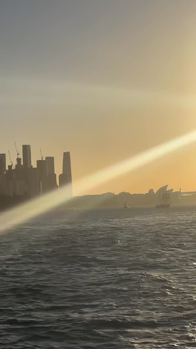 Post 3 by Justine Geneau on Instagram (video)