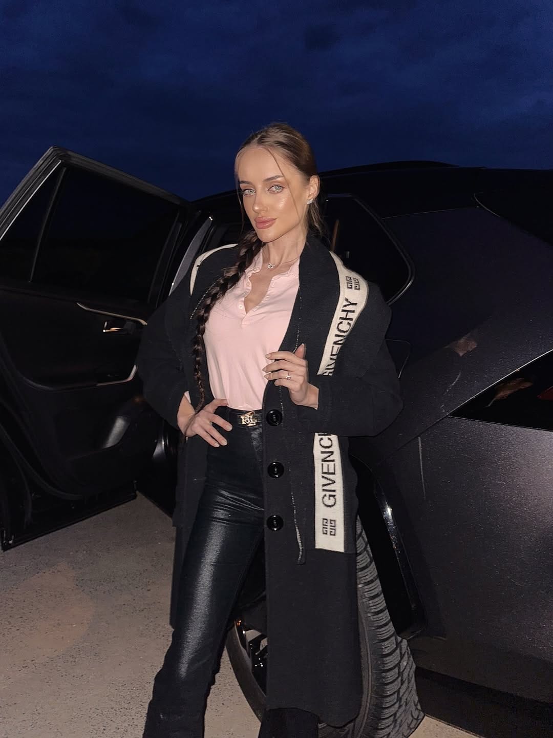 Post 7 by 𝐀𝐧𝐠𝐞𝐥𝐢𝐤𝐚 𝐕𝐢𝐜𝐭𝐨𝐫𝐢𝐚 𝐋𝐢𝐬𝐚 on Instagram (carousel)