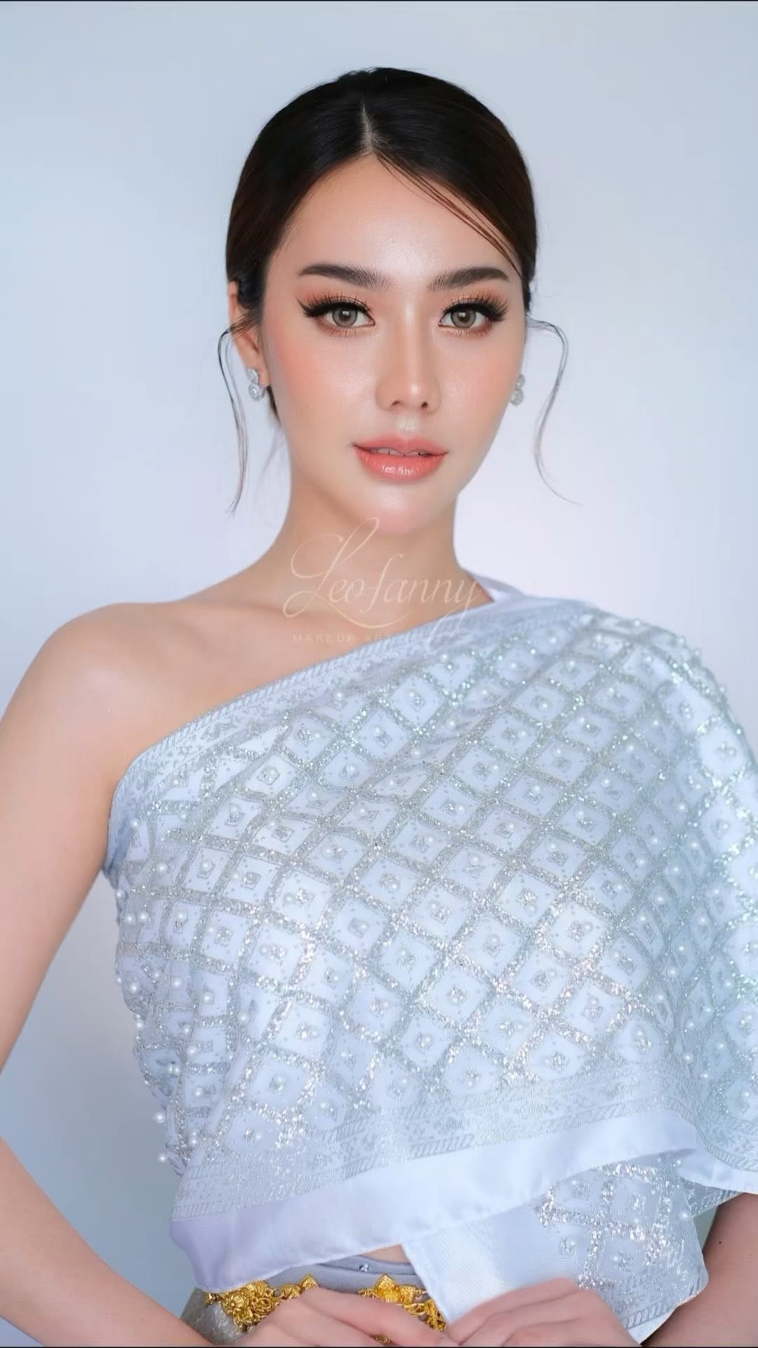 Post 10 by Leofanny Novianti | MUA MEDAN (🇨🇷🇰🇷🇲🇨 CERTIFIED) on Instagram (video)