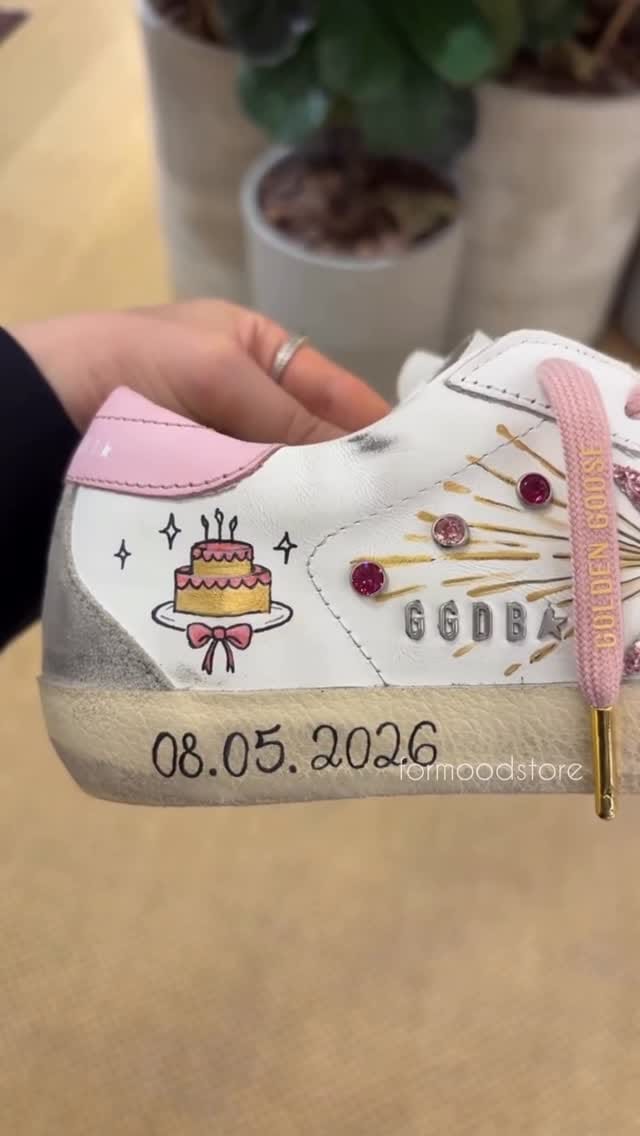 Post 5 by Обувь • Ювелирные изделия • Одежда • Сумки on Instagram (video)