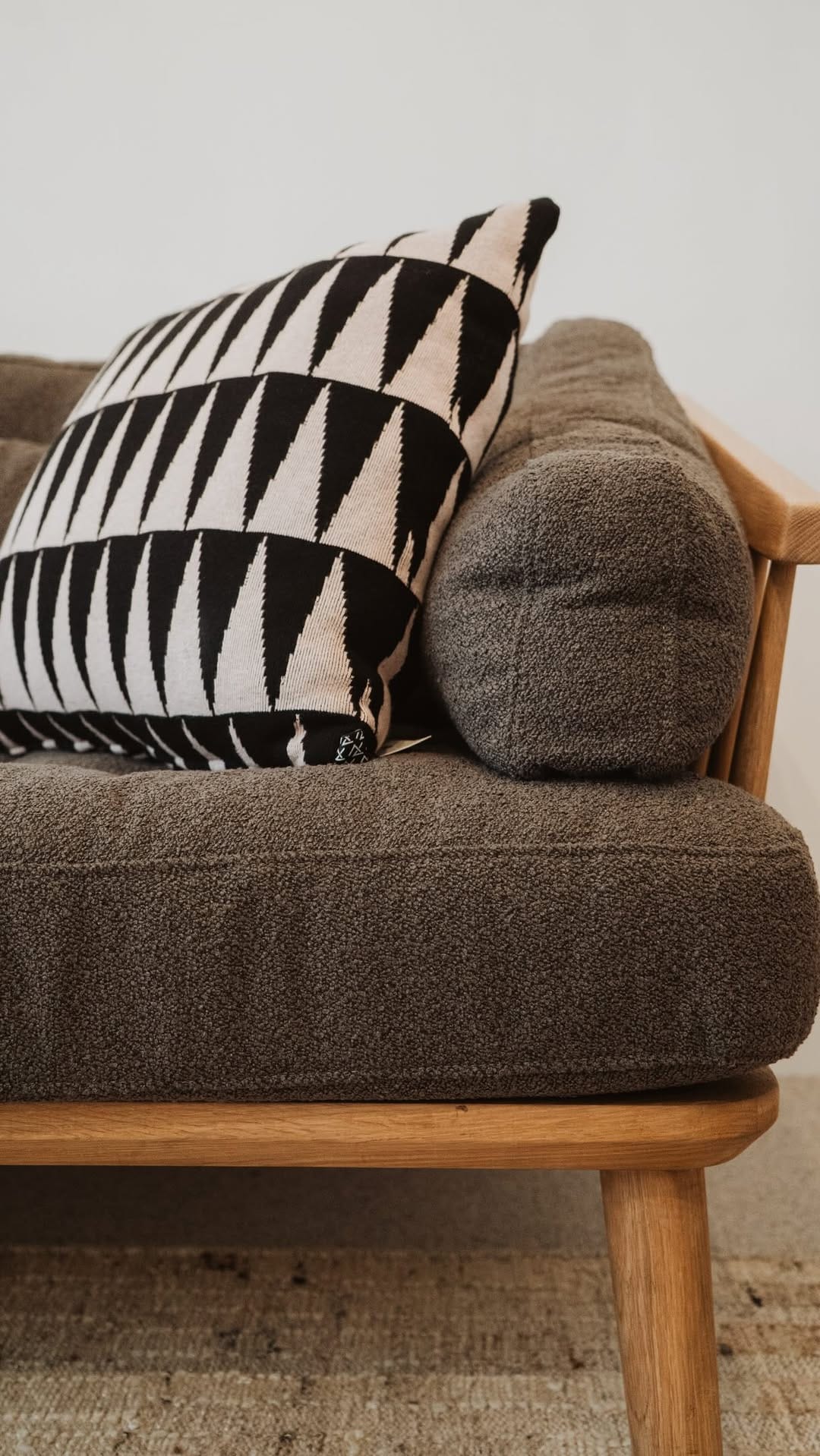 Post 4 by SOLID OAK FURNITURE MADE IN SOUTH AFRICA on Instagram (video)