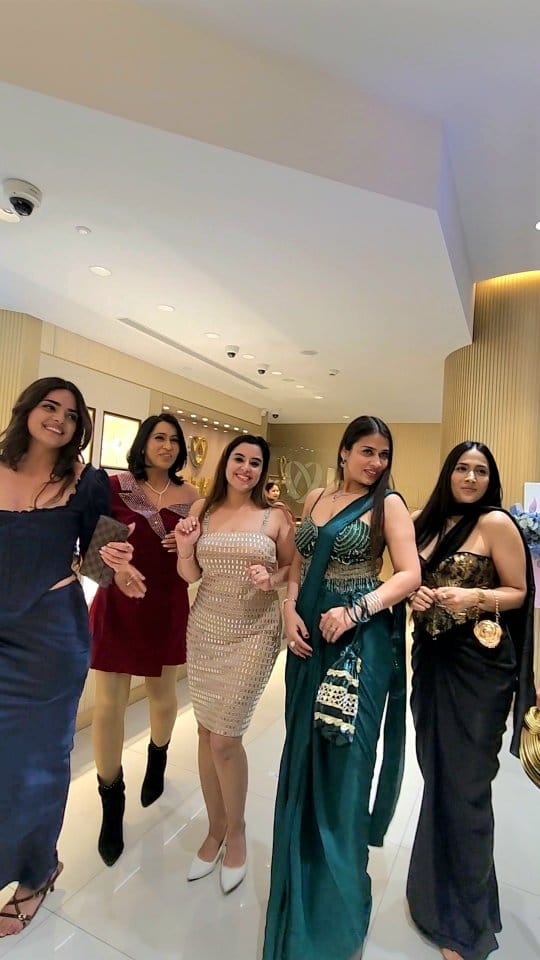 Post 10 by pooja23 on Instagram (video)