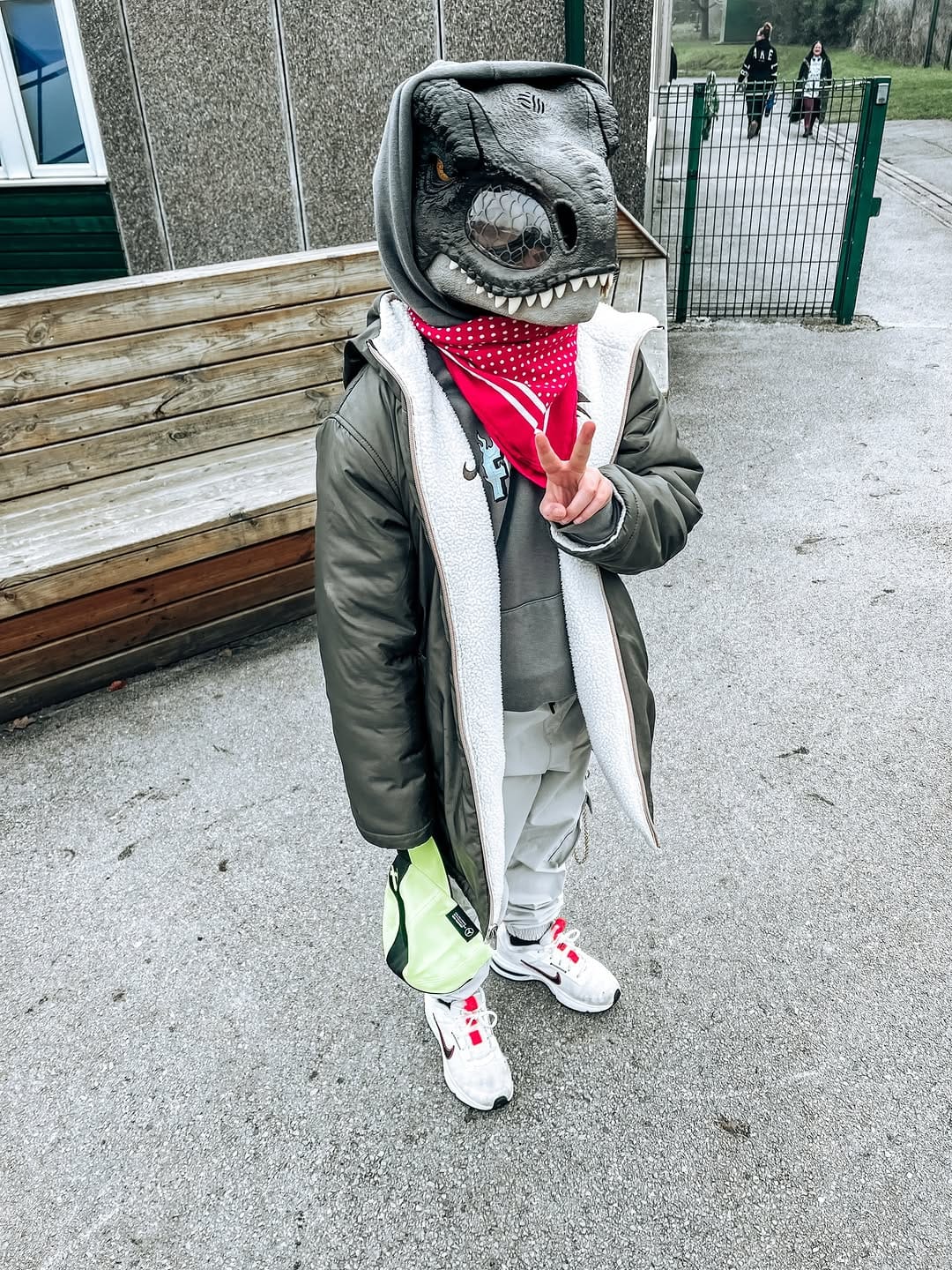 Post 9 by 𝙎𝙝𝙖𝙧𝙖 𝙈𝙚𝙚𝙠-𝙈𝙮𝙚𝙧𝙨 | ʙᴀ (ʜᴏɴs) ᴇᴅ | 𝘈𝘐𝘚𝘛𝘋 on Instagram (carousel)