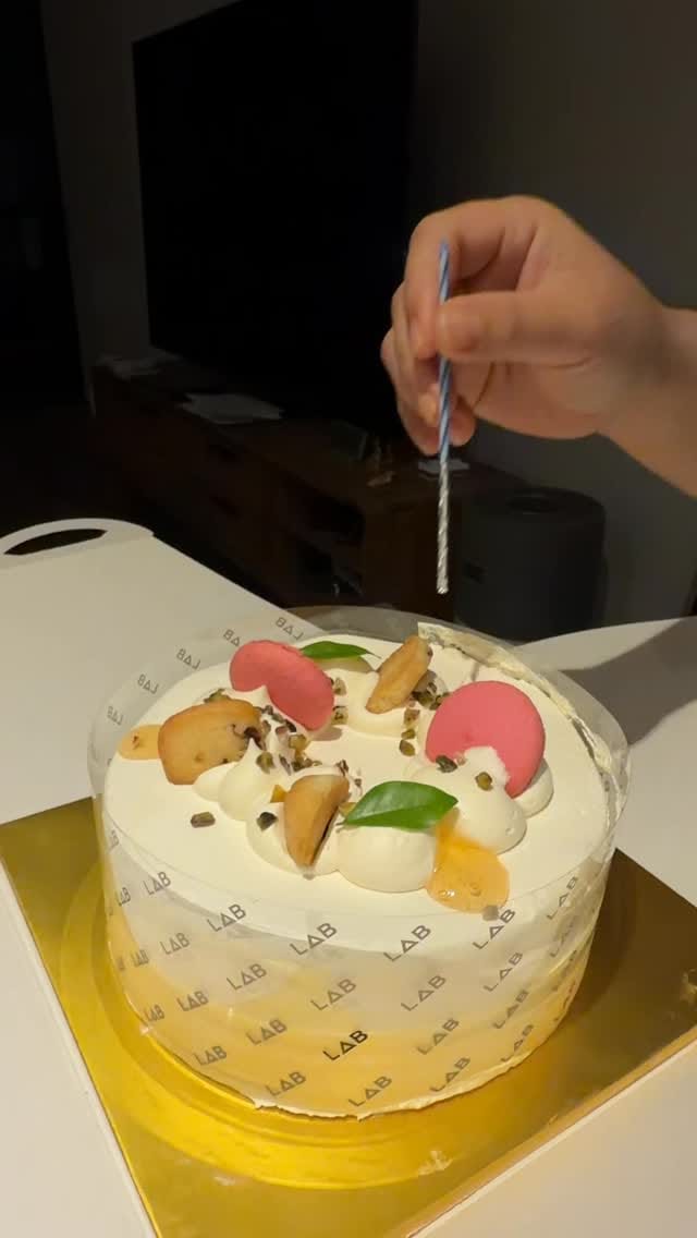 Post 7 by Gael and Mateo on Instagram (video)