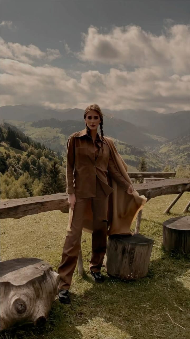 Post 2 by FASHIVO on Instagram (video)