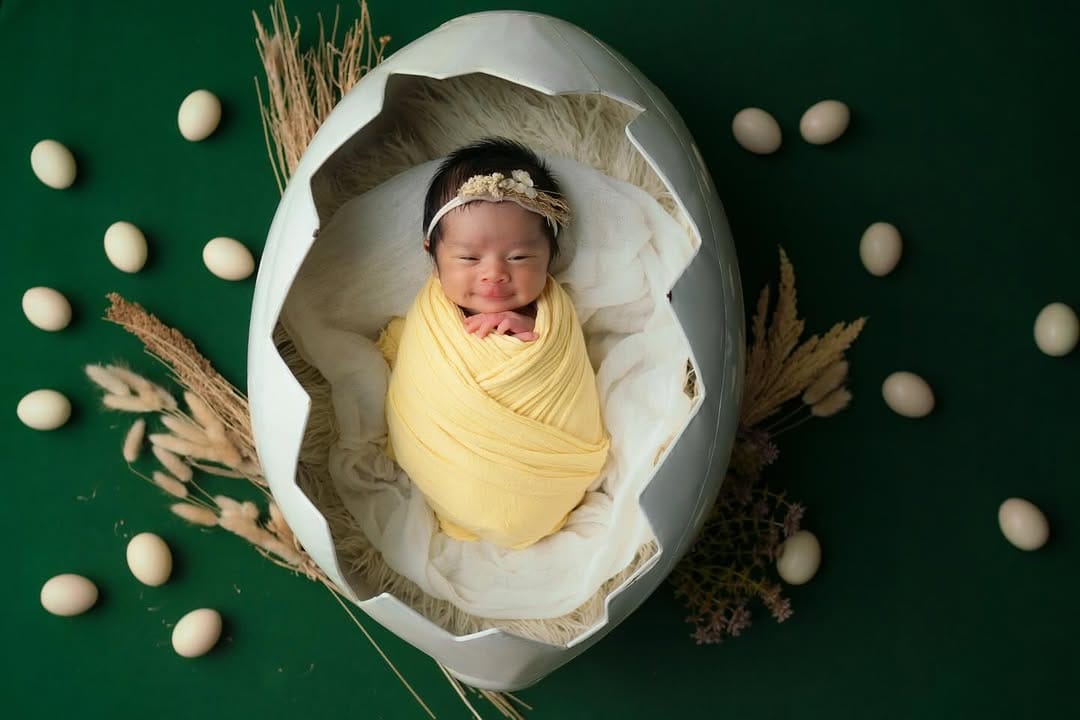 Post 9 by Newborn Photography Bali on Instagram (carousel)