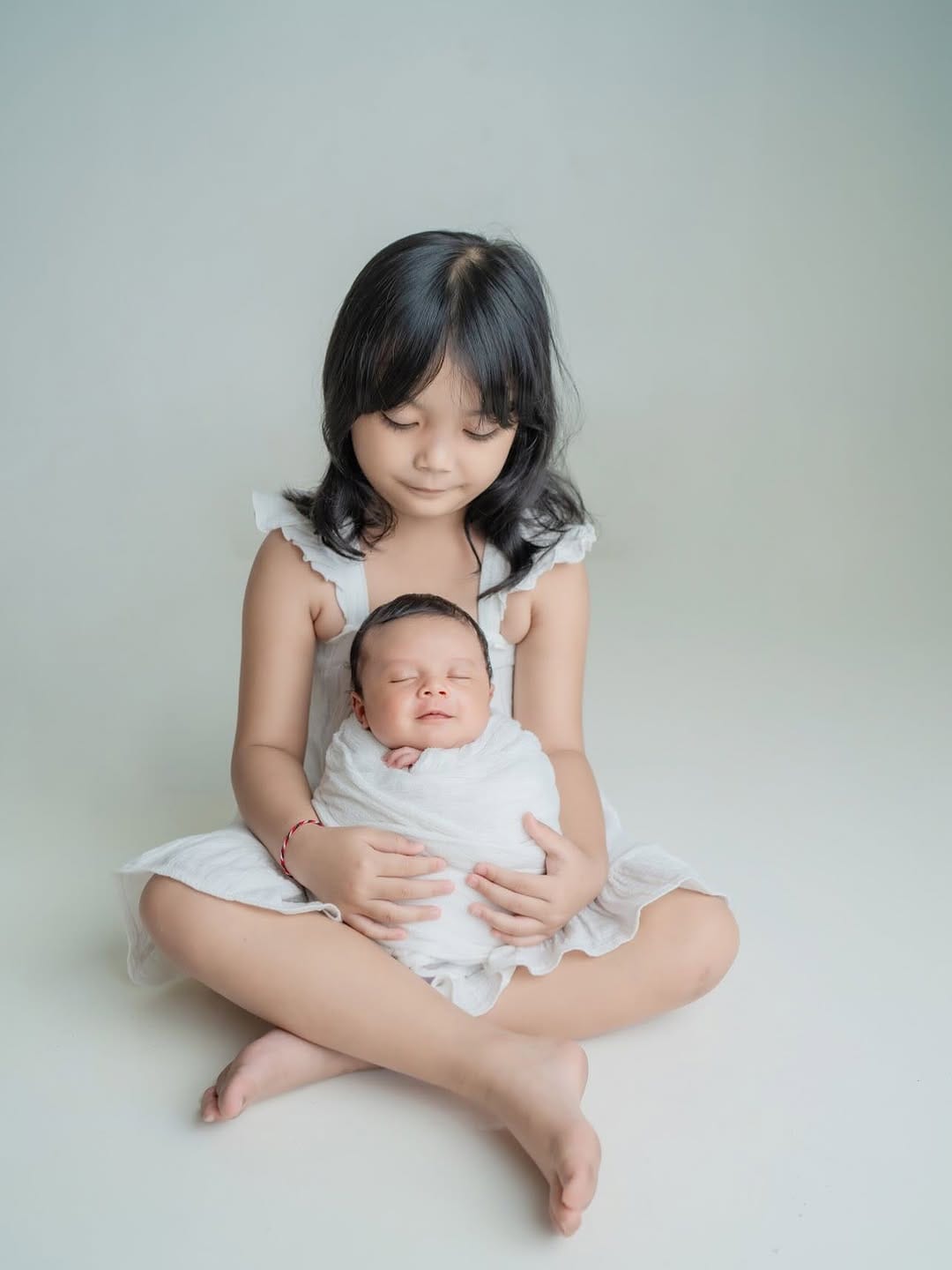 Post 7 by Newborn Photography Bali on Instagram (carousel)