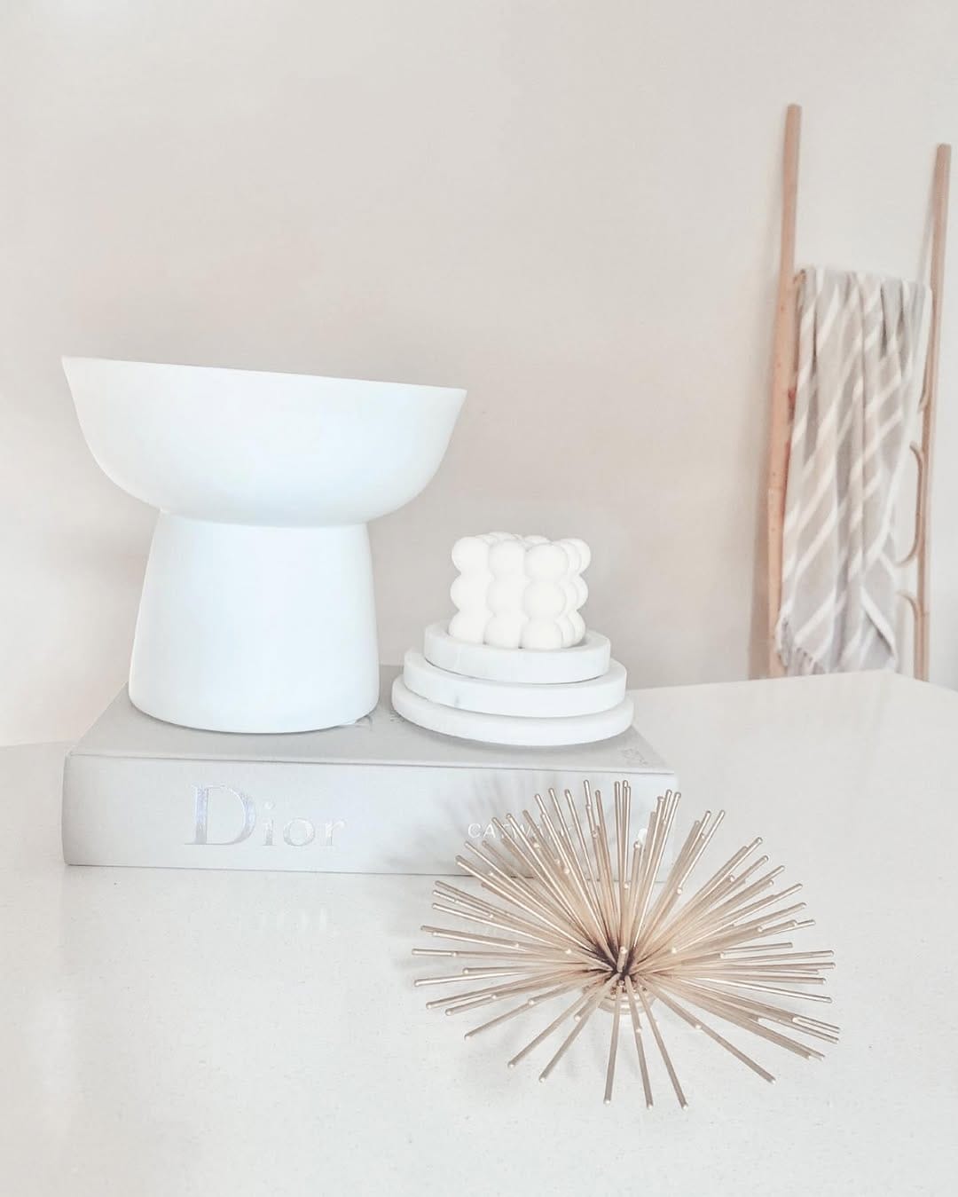 Post 10 by Minela OH on Instagram (image)