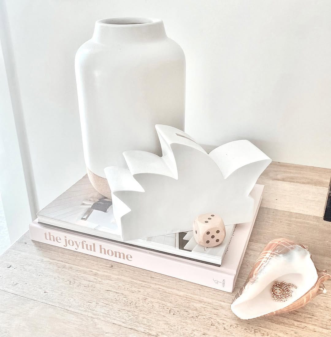 Post 7 by Minela OH on Instagram (image)