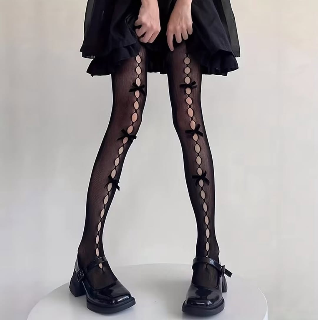 Post 8 by 𝐕𝘢𝐦𝗽𝗶𝒓𝐞𝐬 𝘬𝒊𝙣𝙜𝒅𝐨𝑚 🧛🏻‍♀️ on Instagram (carousel)