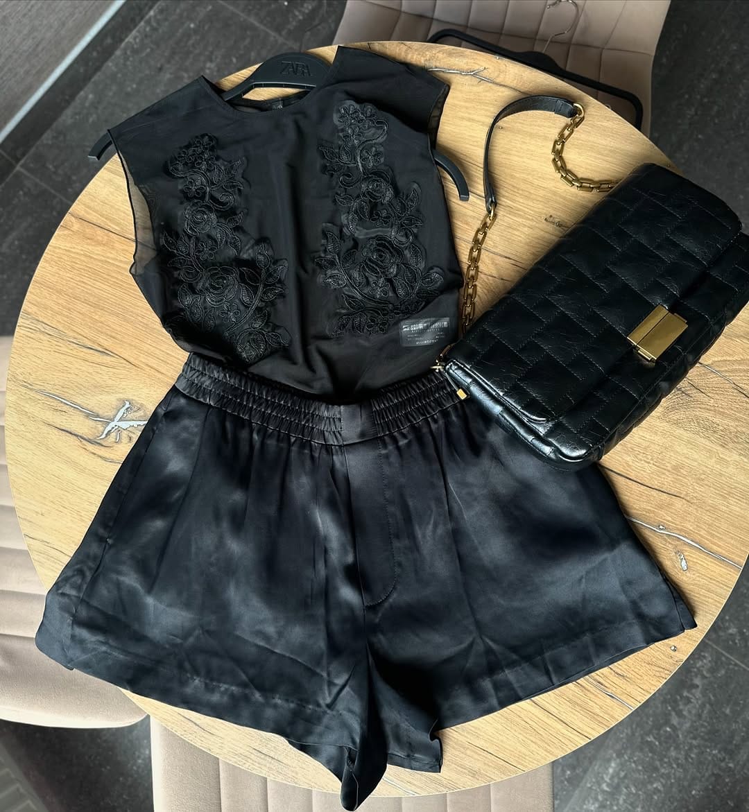 Post 8 by 👑 BOMOND 💕 Victoria’s Secret 🪽⚫️ Zara ⚫️ on Instagram (image)