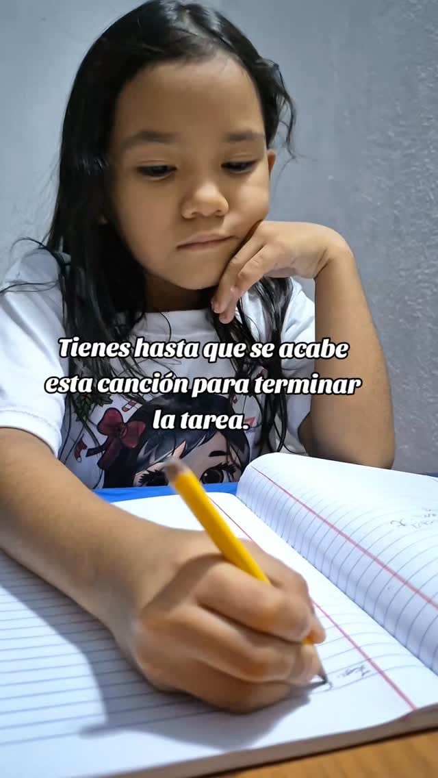 Post 3 by Zoe Victoria | Creadora de contenido on Instagram (video)