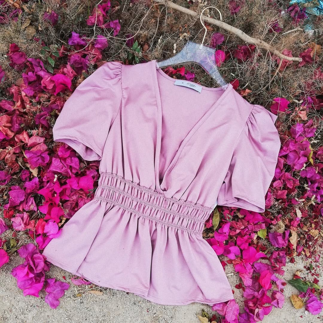 Post 4 by Victoria León on Instagram (image)