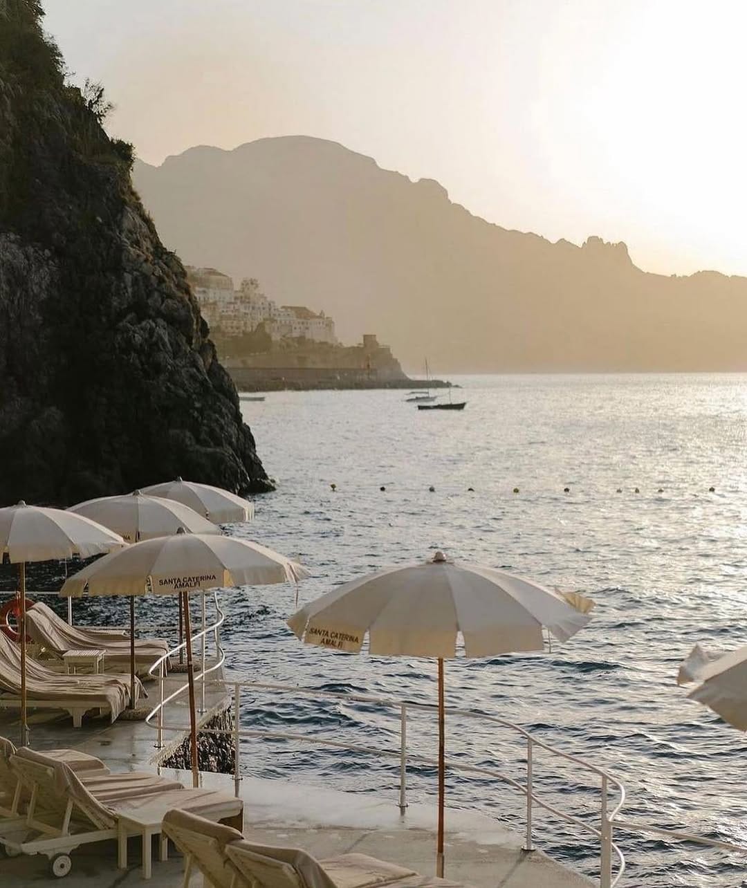 Post 4 by CapriPositano_Sandals on Instagram (image)