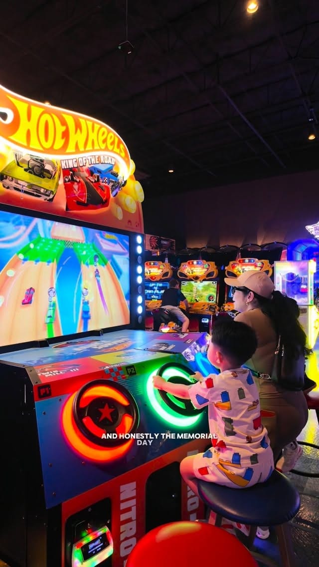 Post 2 by Dhee | Houston TX Mom + Travel with Kids on Instagram (video)