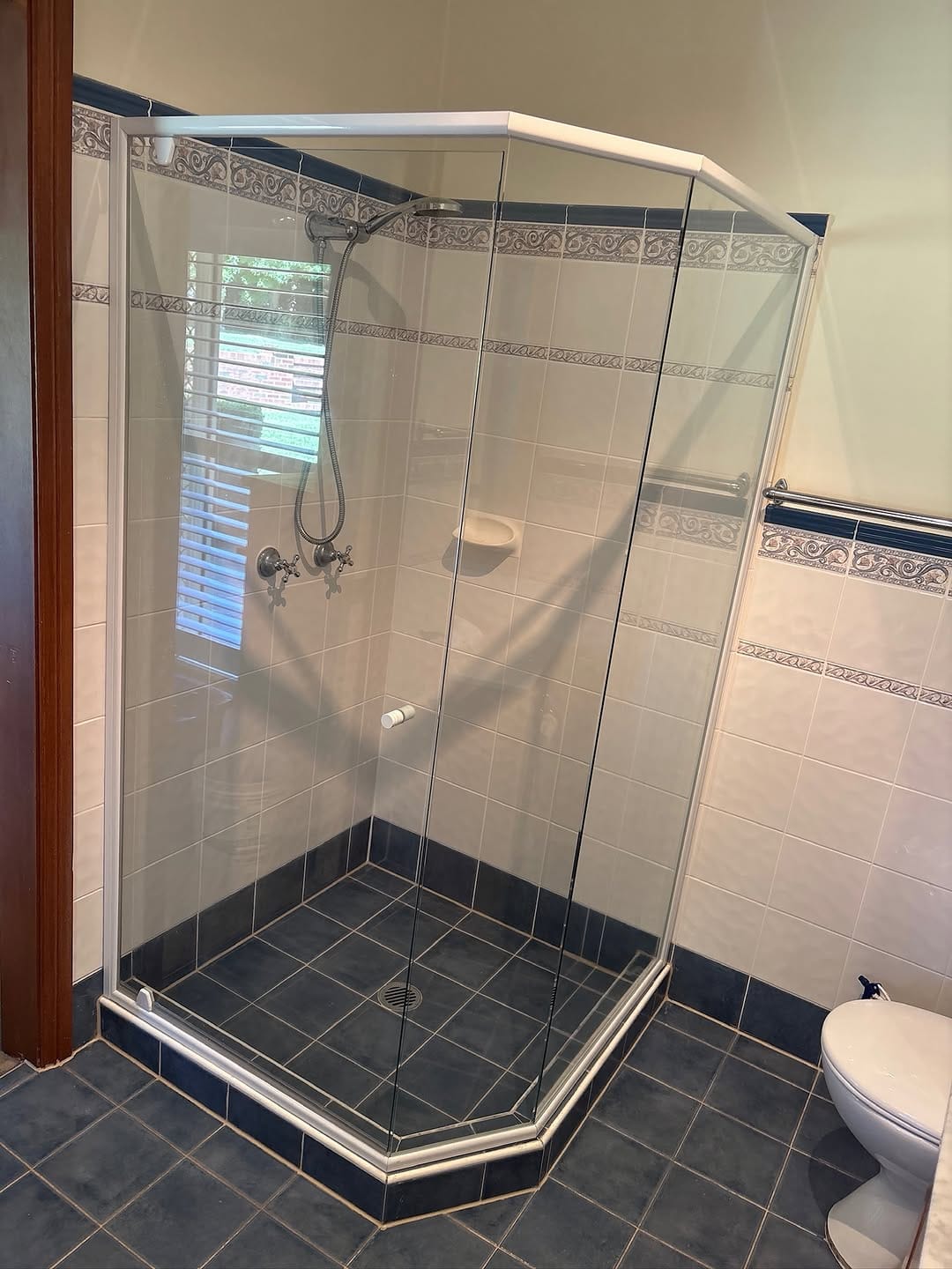 Post 6 by SYDNEY SHOWERSCREENS SPECIALIST on Instagram (image)