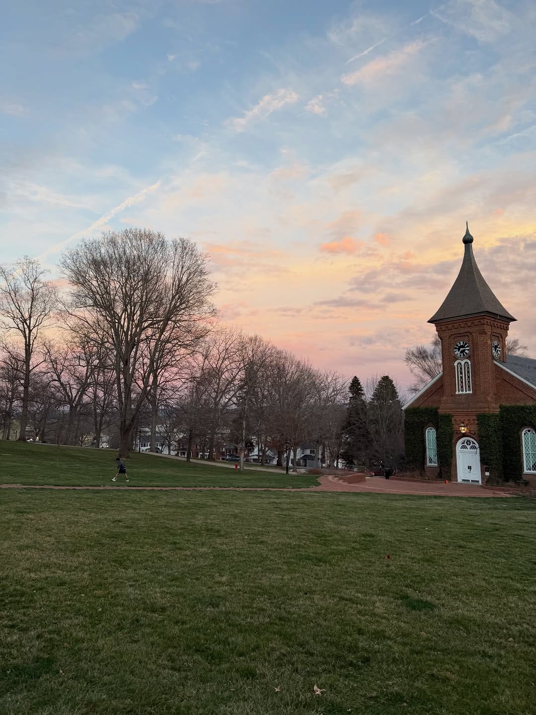 Post 10 by W&L Lexington on Instagram (image)