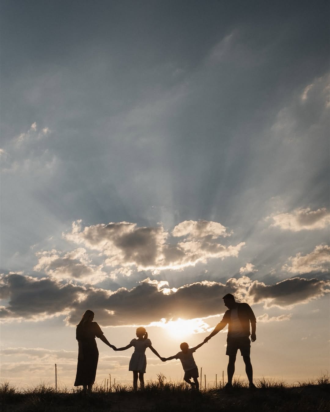 Post 5 by Janine | Melbourne Family Photographer on Instagram (carousel)