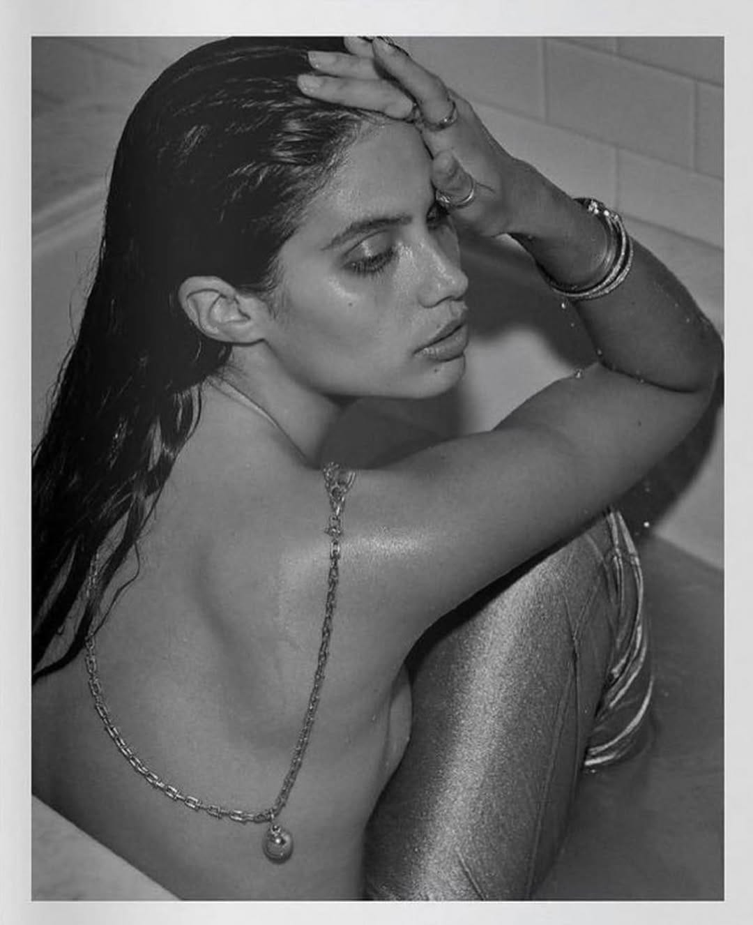 Post 1 by Angel Sara Sampaio on Instagram (carousel)