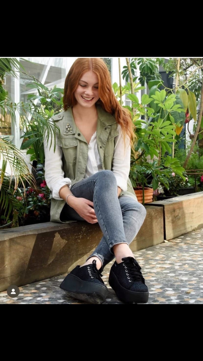 Post 6 by Calzados Victoria on Instagram (video)