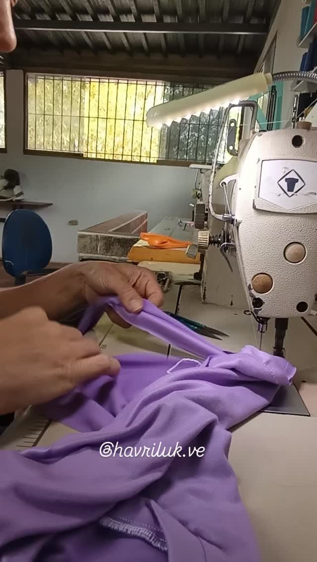 Post 8 by HAVRILUK 《Trajes de baño》 on Instagram (video)