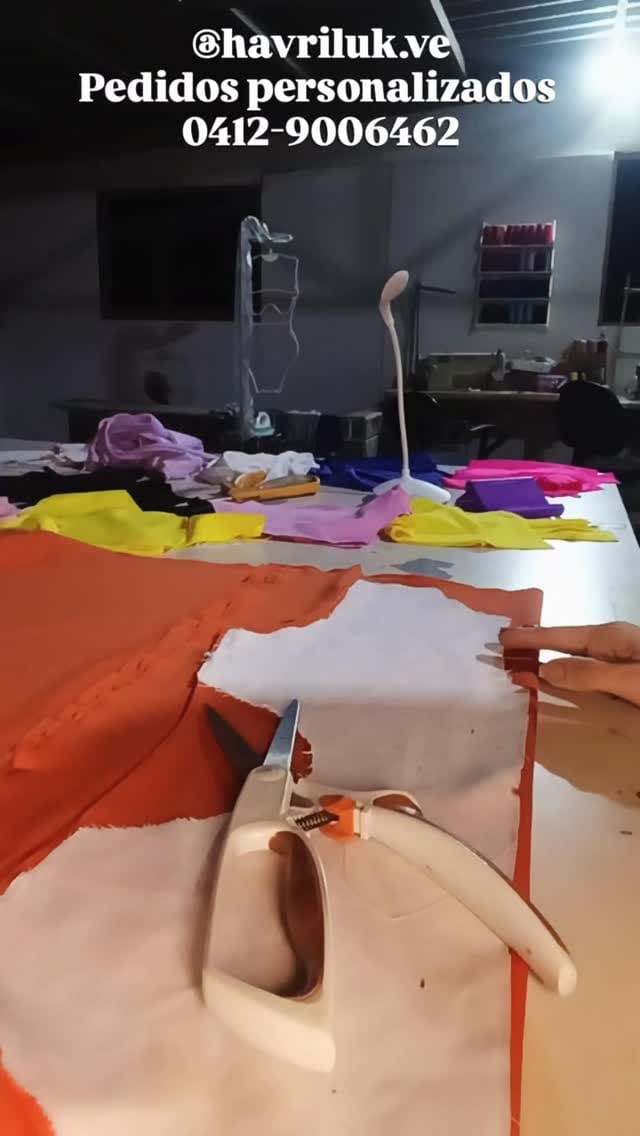 Post 5 by HAVRILUK 《Trajes de baño》 on Instagram (video)
