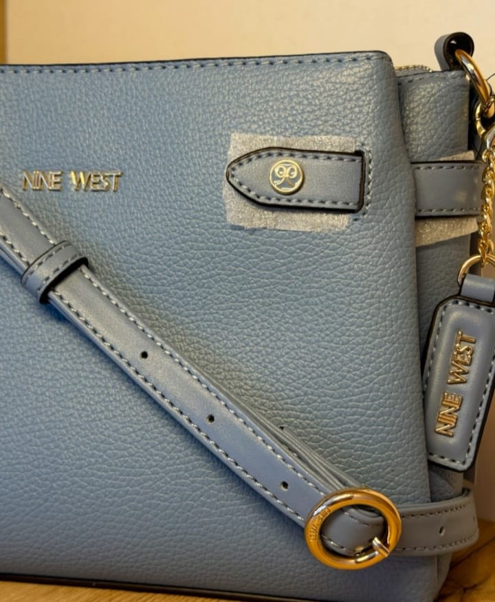 Post 5 by Ropa y carteras originales🇺🇸🛍️ on Instagram (carousel)