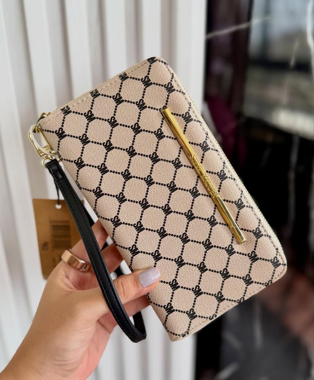Post 10 by Ropa y carteras originales🇺🇸🛍️ on Instagram (carousel)