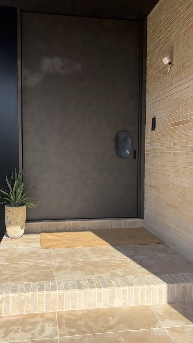 Post 1 by MIA LAKE on Instagram (video)