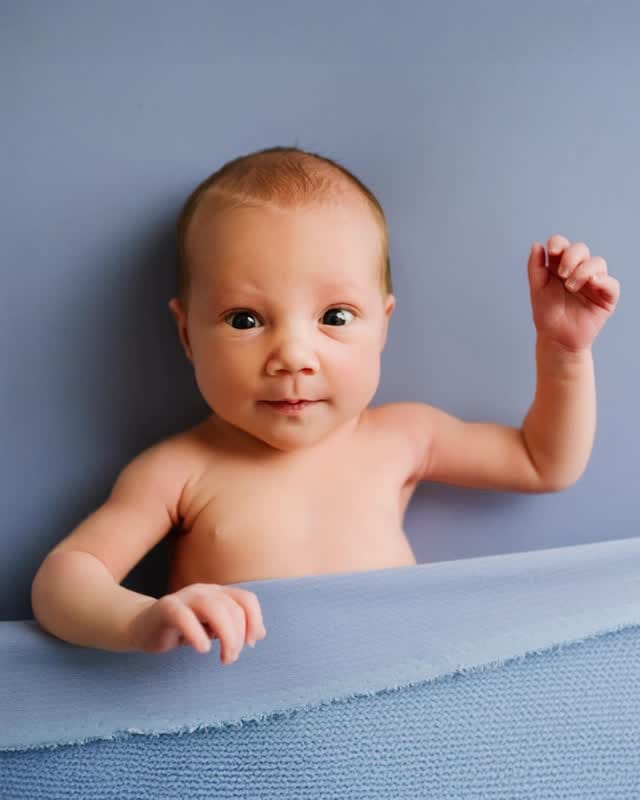 Post 7 by Amy Tong - Newborn & Baby Photographer Sydney on Instagram (video)