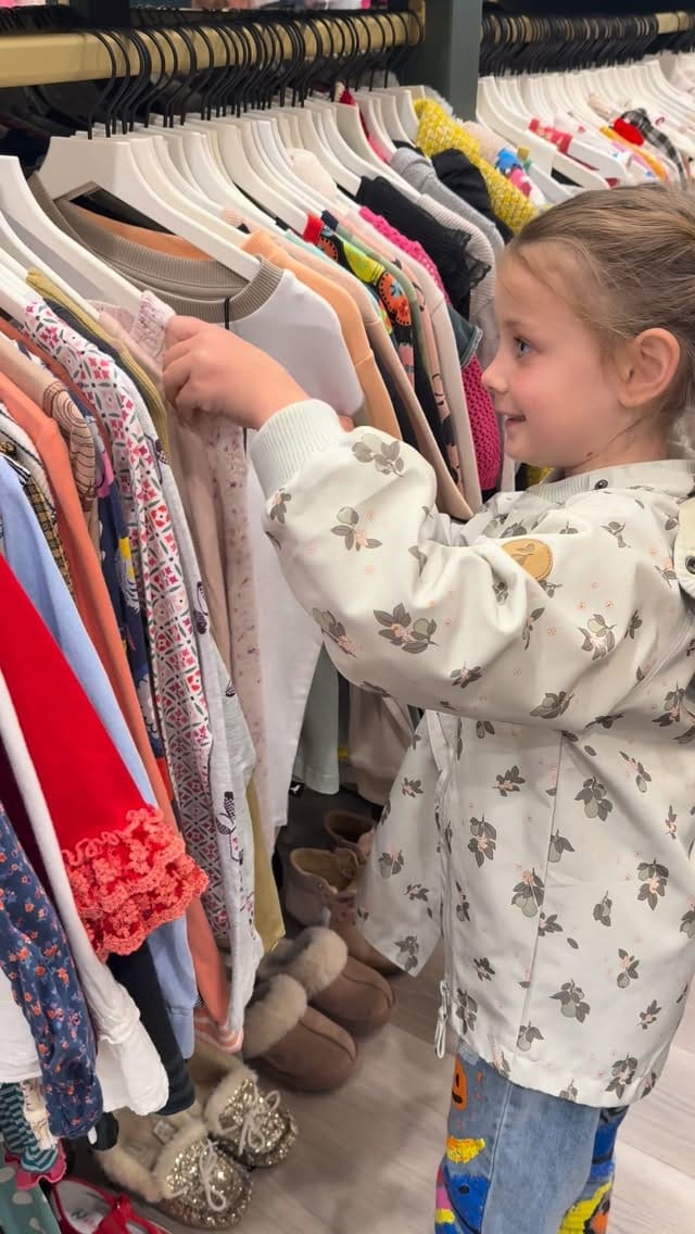 Post 1 by mini TREEHOUSE Boutique on Instagram (video)