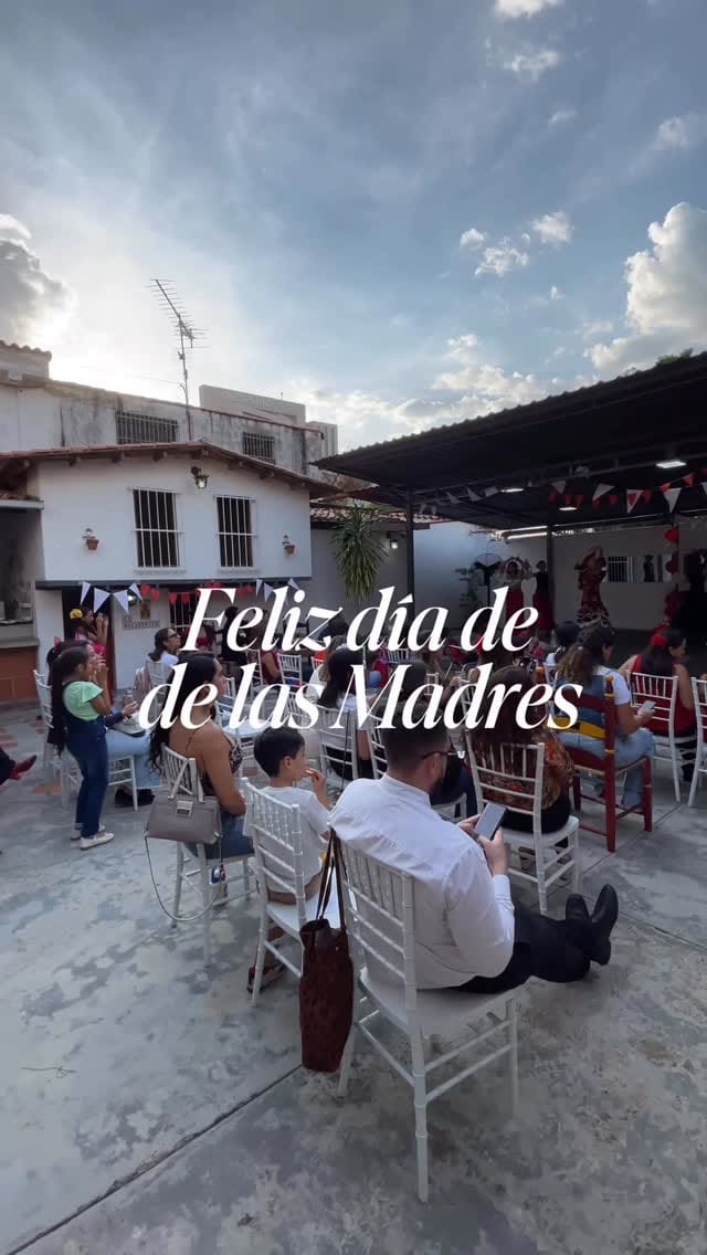 Post 6 by Las Lizarraga - Flamenco en Valencia on Instagram (video)