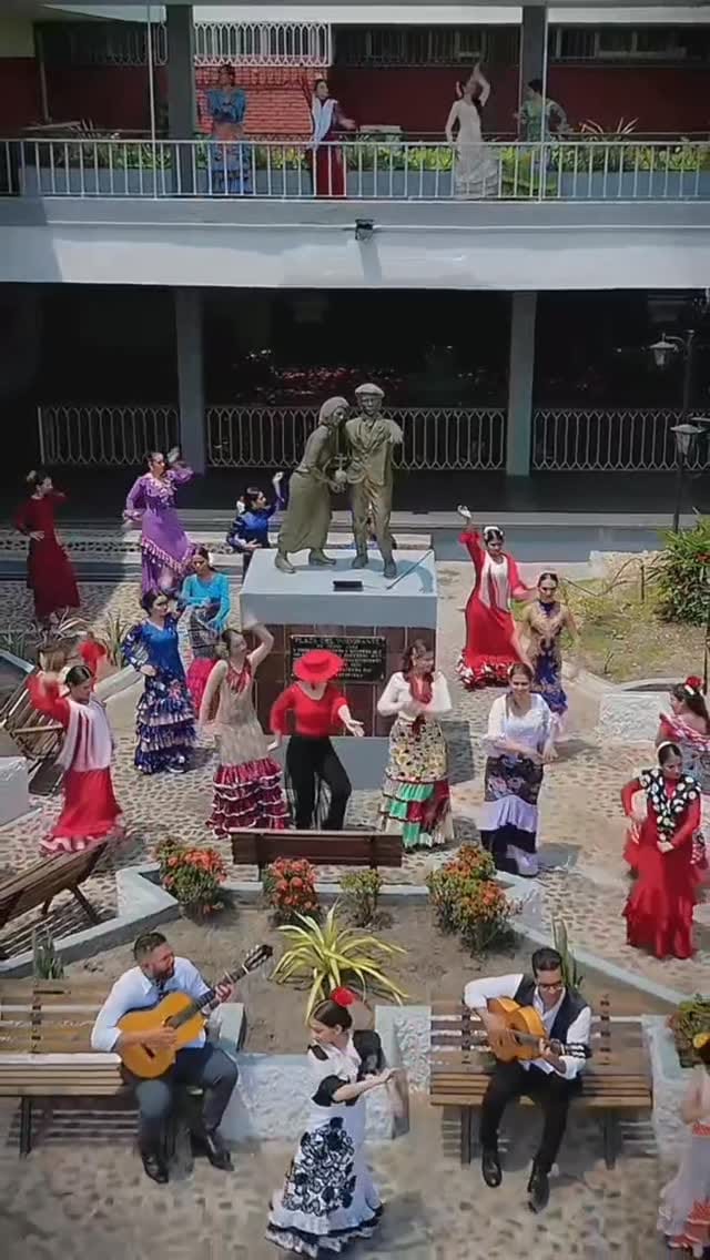 Post 3 by Las Lizarraga - Flamenco en Valencia on Instagram (video)