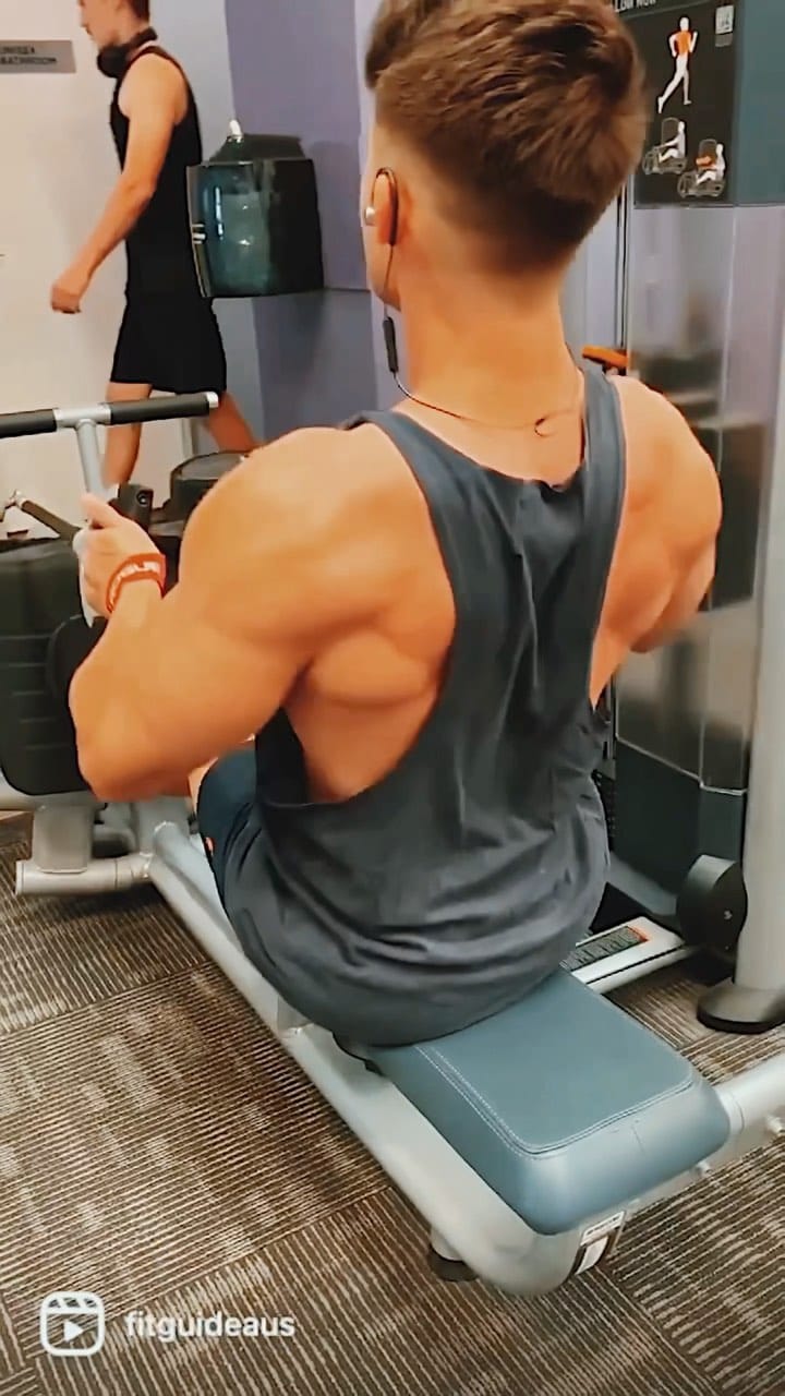 Post 1 by ROBBO TWINS on Instagram (video)