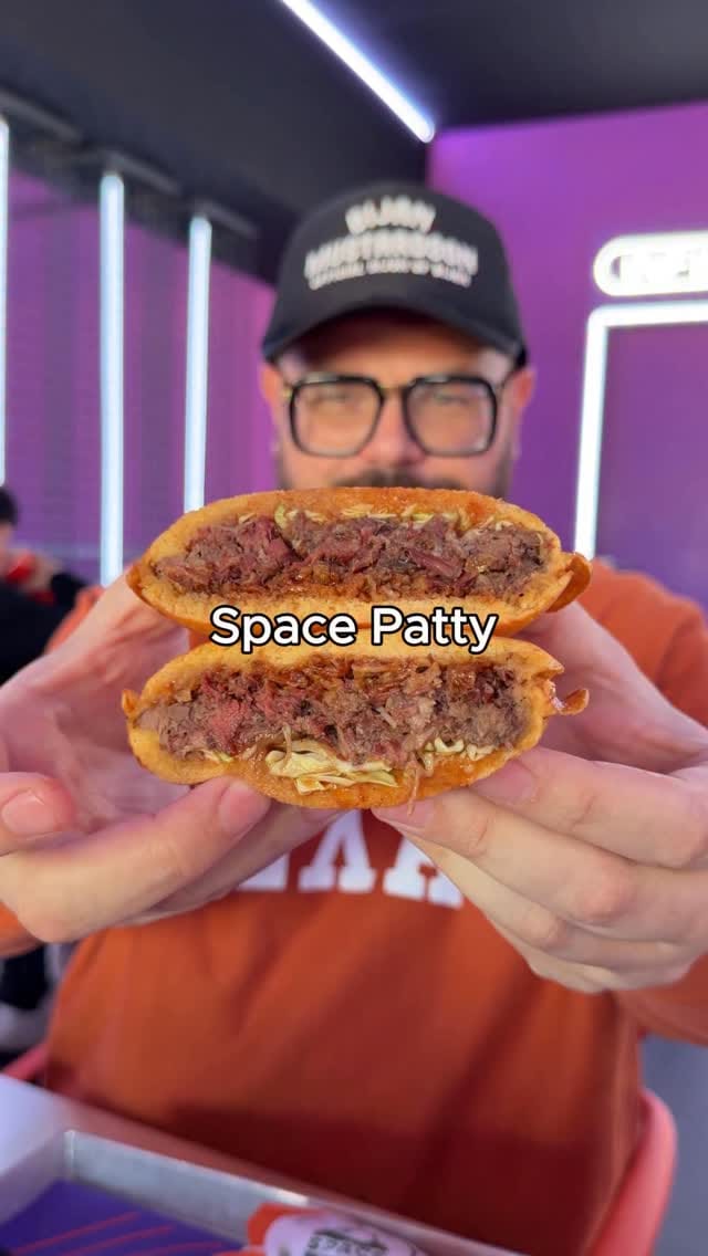 Post 3 by Mocho on Instagram (video)