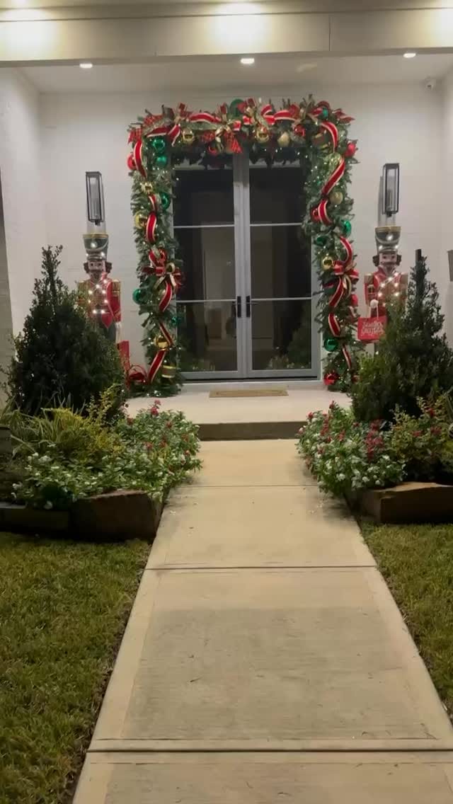Post 4 by Lisa Barth on Instagram (video)
