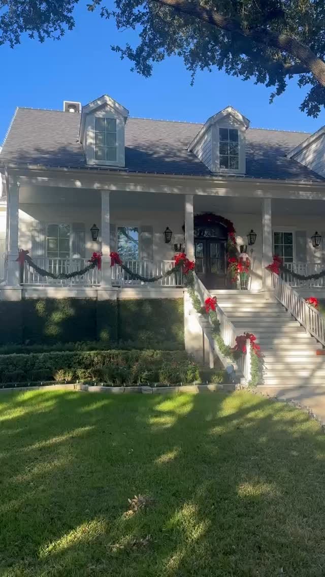 Post 7 by Lisa Barth on Instagram (video)
