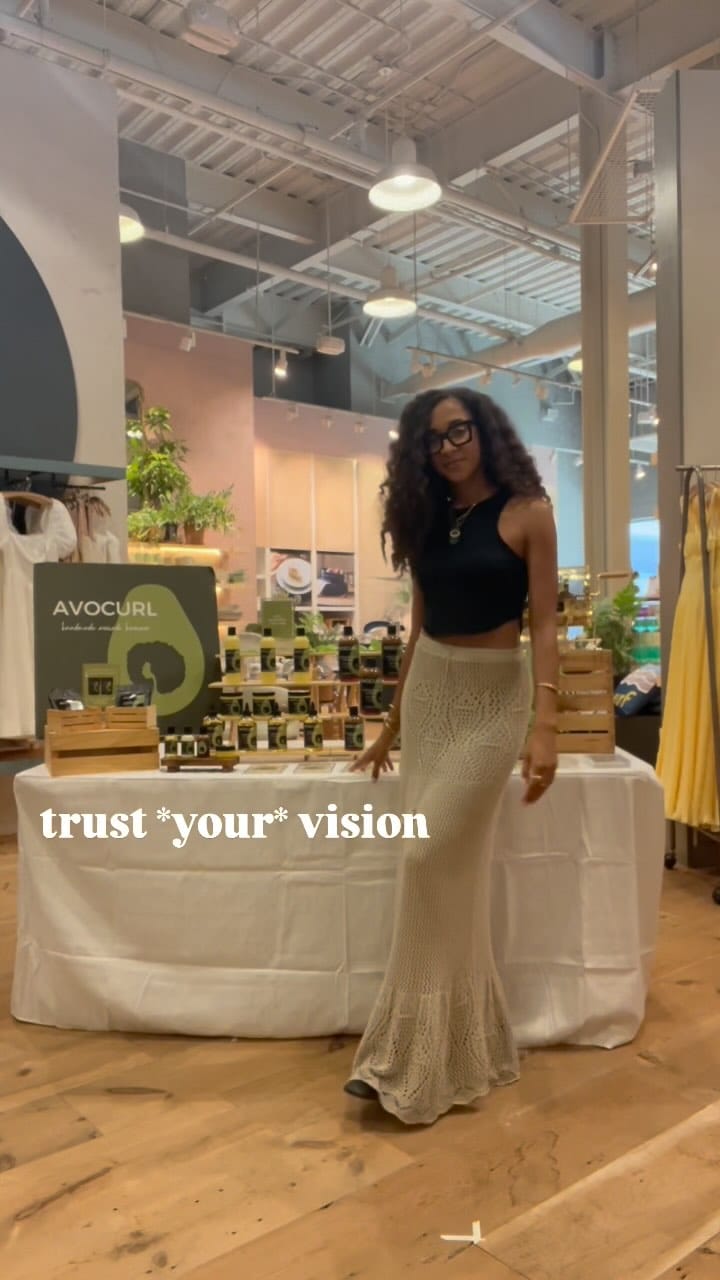 Post 8 by A V O C U R L on Instagram (video)