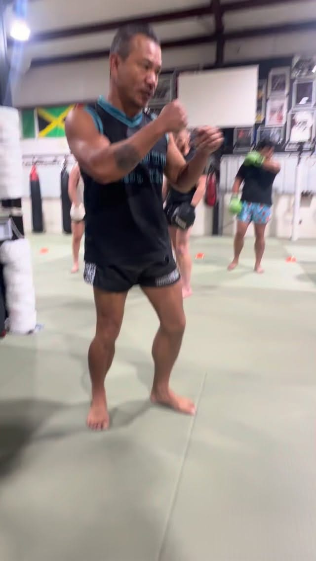 Post 1 by Chonburi Muay Thai on Instagram (video)